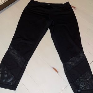Black work out cropped pants